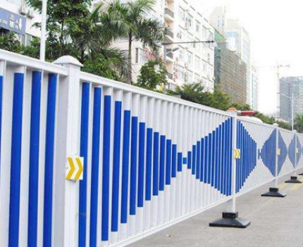 道路護欄客戶(hù)見(jiàn)證